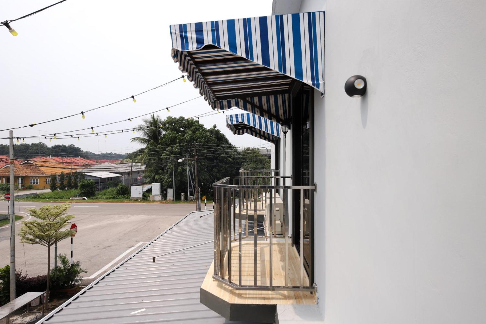 Oyo 778 Bmw 2 Hotel Muar Exteriör bild