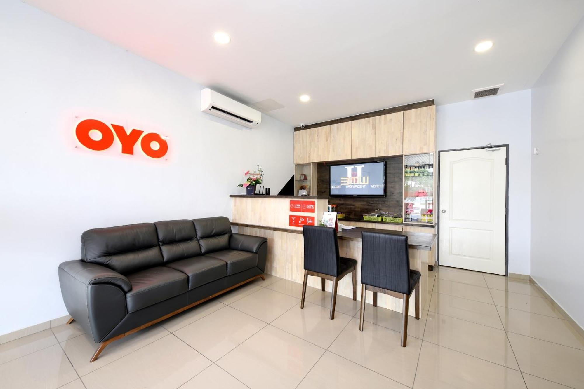 Oyo 778 Bmw 2 Hotel Muar Exteriör bild