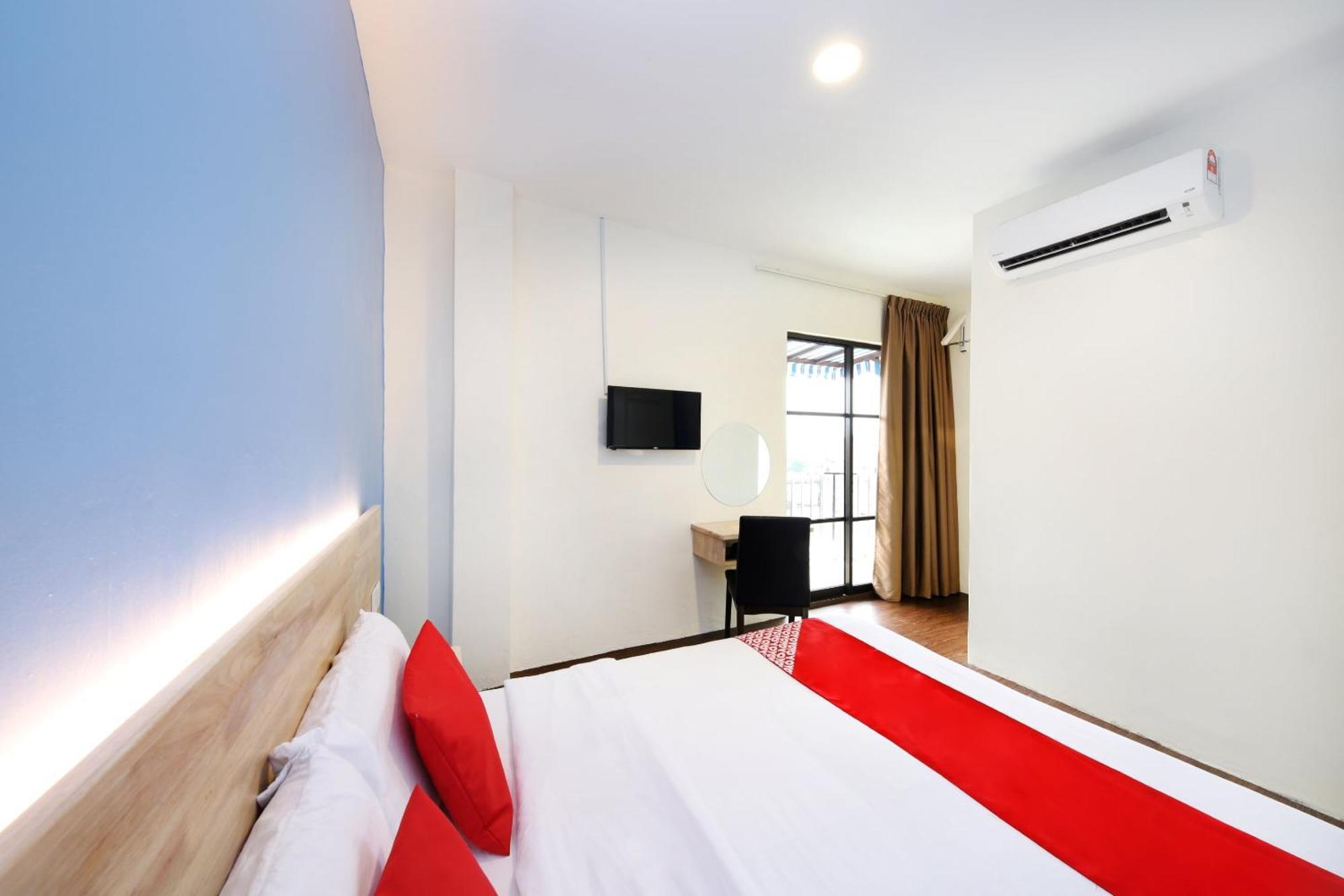Oyo 778 Bmw 2 Hotel Muar Exteriör bild