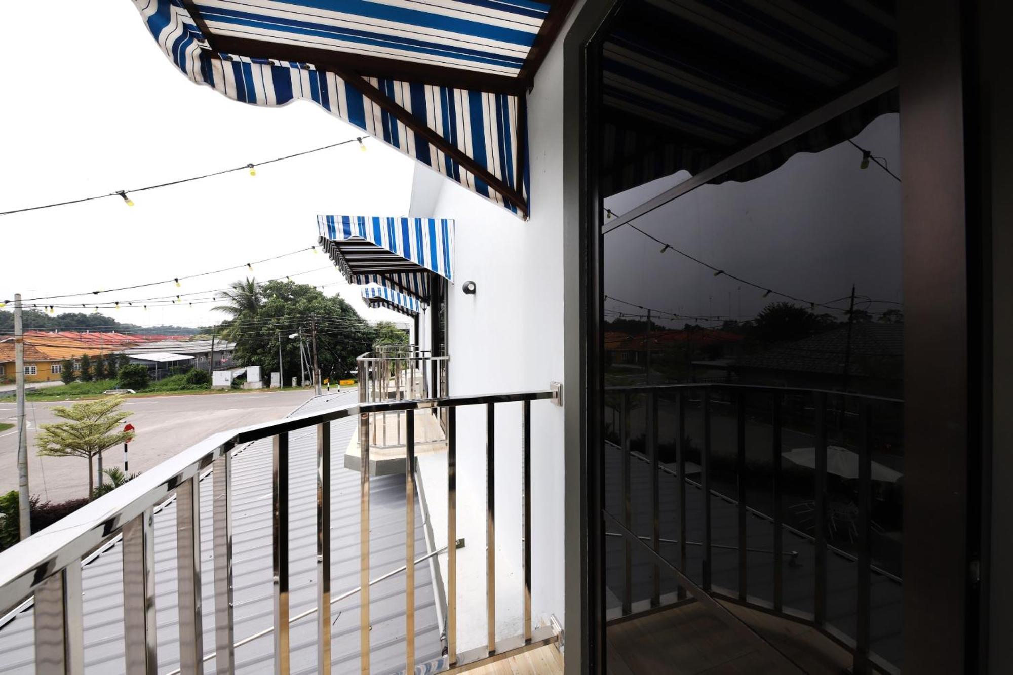 Oyo 778 Bmw 2 Hotel Muar Exteriör bild