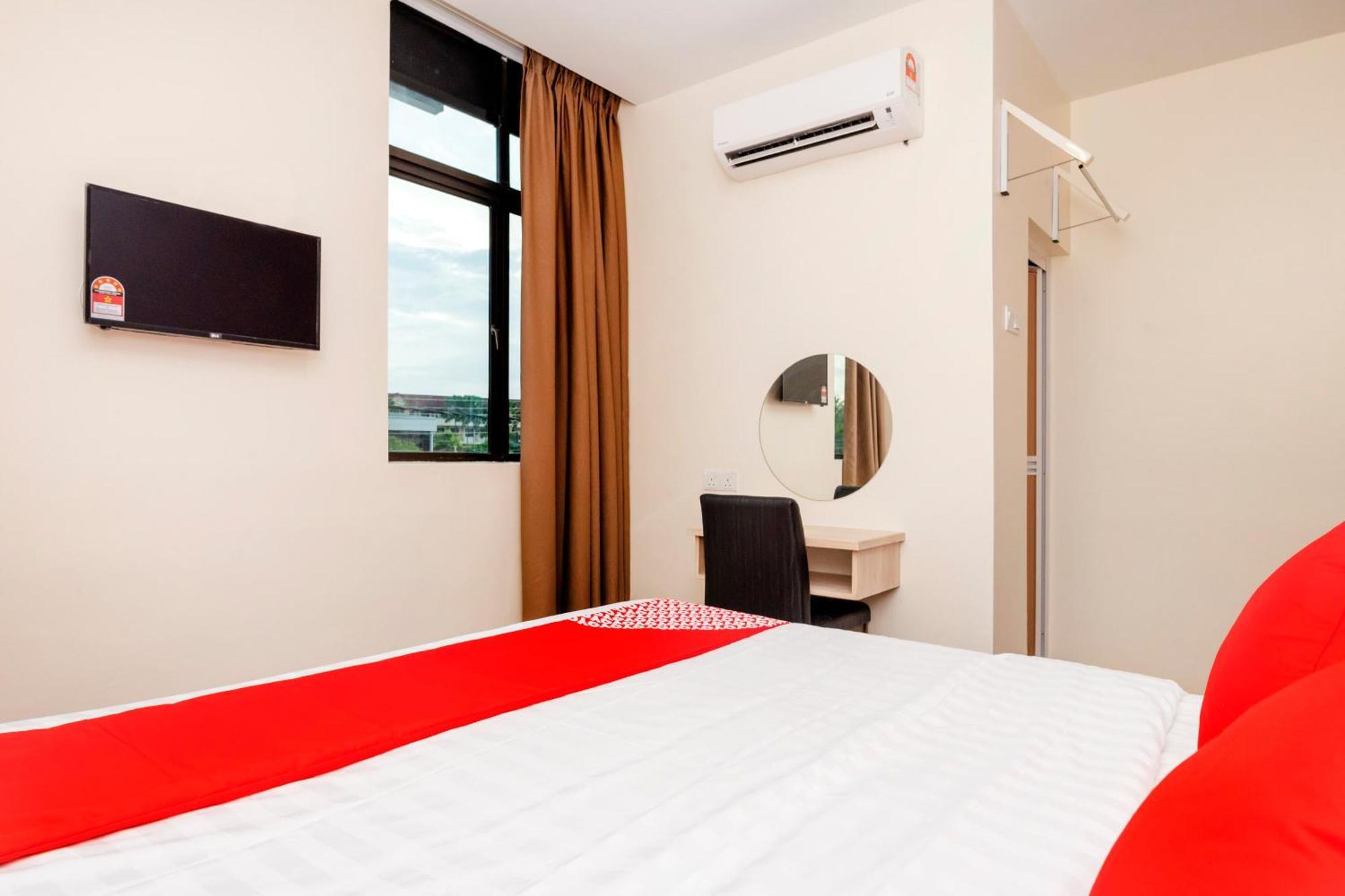 Oyo 778 Bmw 2 Hotel Muar Exteriör bild
